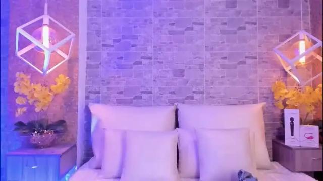 Image 3 of catalinnathompson Stream on Chaturbate on 2 months ago