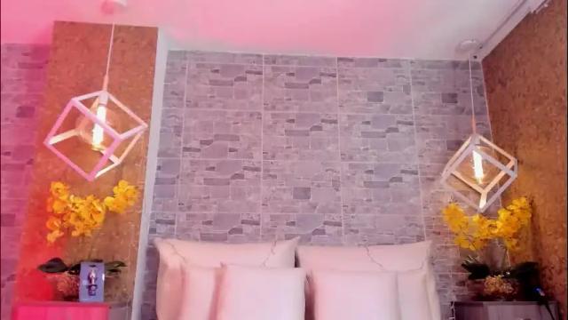 Image 8 of catalinnathompson Stream on Chaturbate on 2 months ago