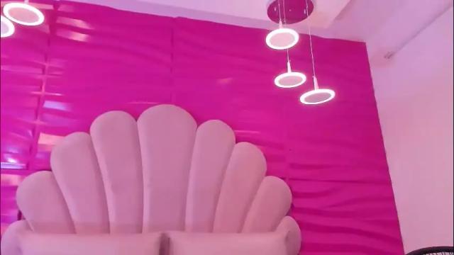 Image 7 of catalinnathompson Stream on Chaturbate on 1 month ago