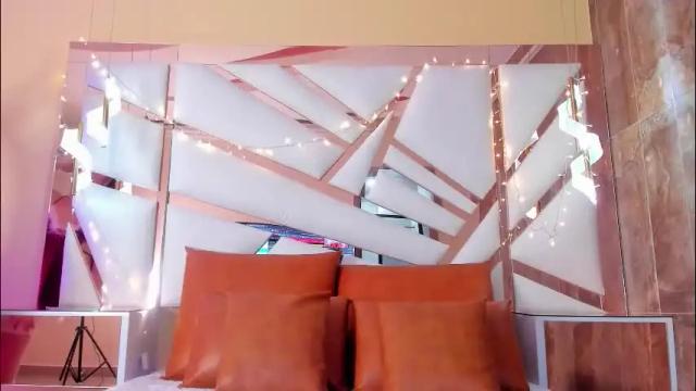 Image 3 of catalinnathompson Stream on Chaturbate on 27 days ago