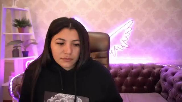Image 2 of caterine_elli Stream on Chaturbate on 20 months ago
