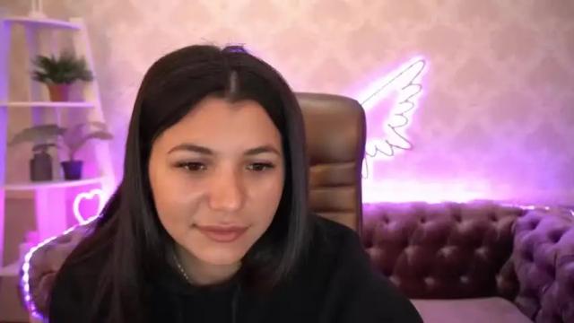 Image 4 of caterine_elli Stream on Chaturbate on 20 months ago