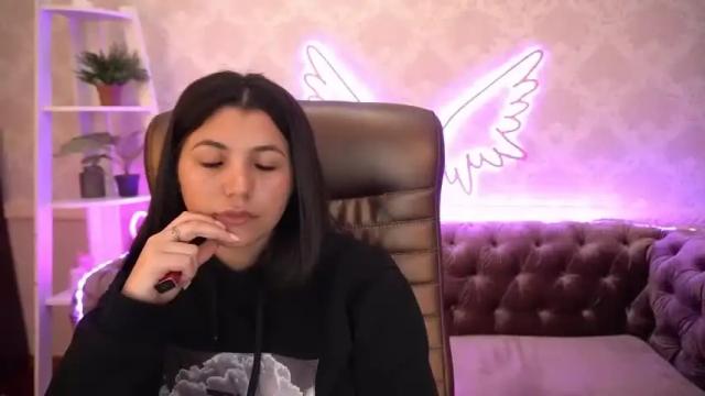 Image 7 of caterine_elli Stream on Chaturbate on 20 months ago