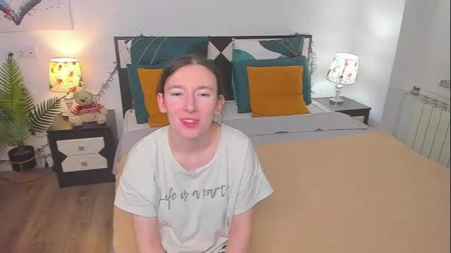 Image 10 of catherinewalls Stream on Chaturbate on 12 days ago