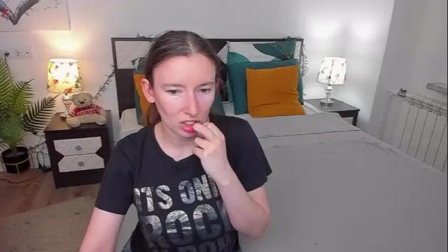 Image 6 of catherinewalls Stream on Chaturbate on 1 month ago