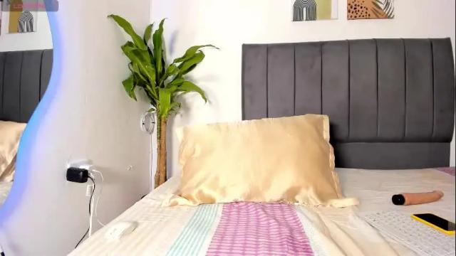 Image 8 of catia_colushi Stream on Chaturbate on 1 month ago