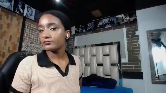 Image 4 of cattleya_hotgirl Stream on Chaturbate on 2 months ago