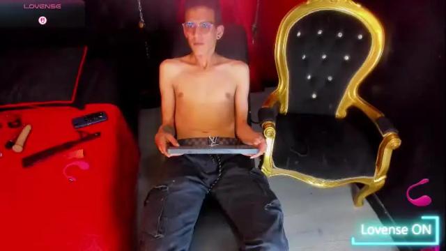 Image 7 of cattleya_n_rey Stream on Chaturbate on 4 months ago