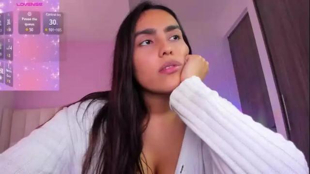 Image 7 of caylin_jordan Stream on Chaturbate on 25 days ago