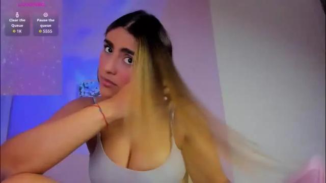 Image 6 of caylin_jordan Stream on Chaturbate on 3 days ago