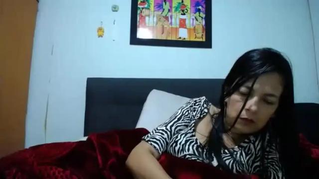 Image 10 of cecihotty4u Stream on Chaturbate on 15 months ago