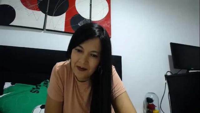 Image 6 of cecihotty4u Stream on Chaturbate on 1 month ago