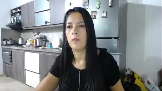 Image 7 of cecihotty4u Stream on Chaturbate on 1 month ago