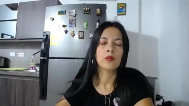 Image 2 of cecihotty4u Stream on Chaturbate on 1 month ago