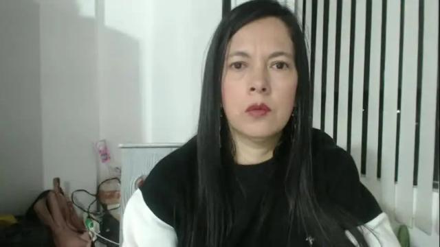 Image 3 of cecihotty4u Stream on Chaturbate on 1 month ago