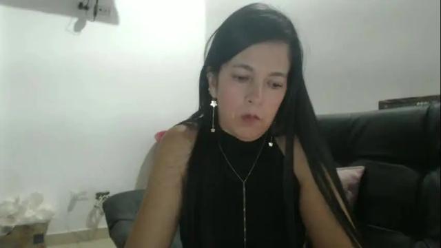 Image 8 of cecihotty4u Stream on Chaturbate on 11 days ago