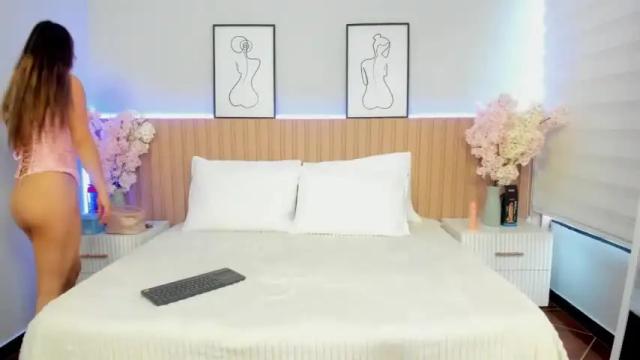 Image 4 of celeste__rosse__ Stream on Chaturbate on 16 months ago