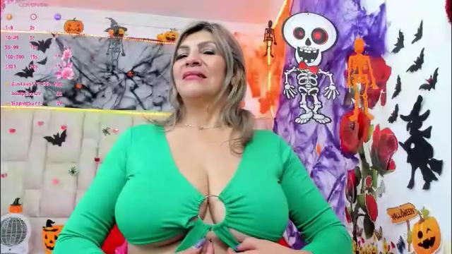 Image 12 of celeste_lincon Stream on Chaturbate on 6 days ago