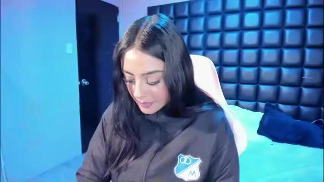 Image 4 of celeste_owen18 Stream on Chaturbate on 2 months ago