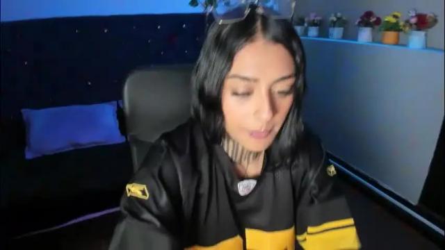 Image 3 of celeste_owen18 Stream on Chaturbate on 2 months ago