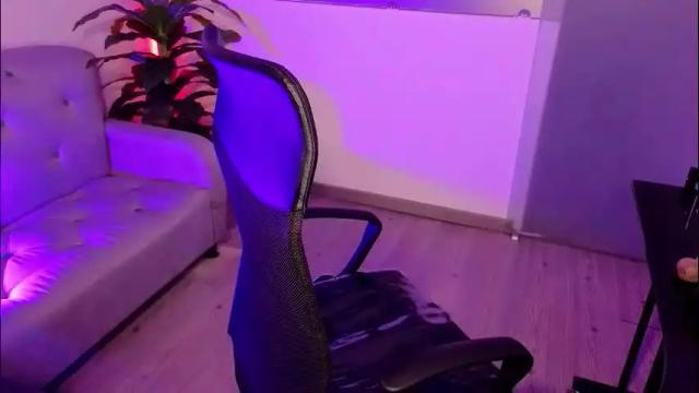 Image 2 of celeste_owen18 Stream on Chaturbate on 1 month ago