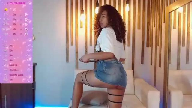 Image 7 of celeste_vera Stream on Chaturbate on 18 months ago