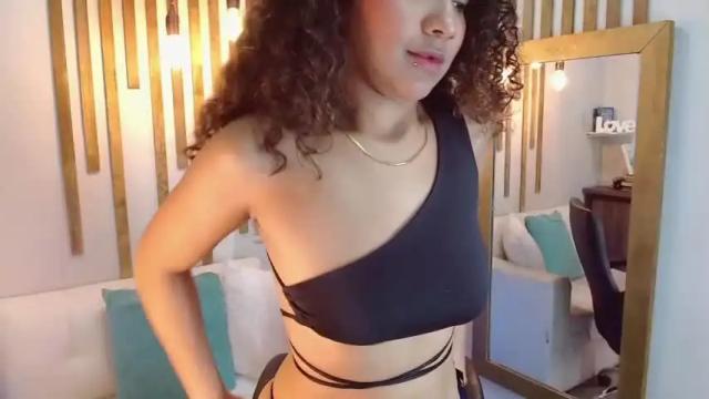 Image 8 of celeste_vera Stream on Chaturbate on 16 months ago