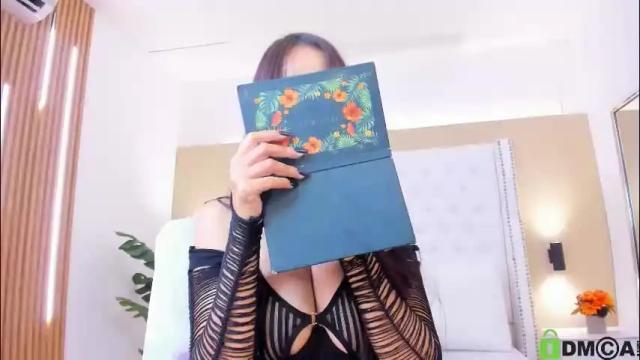 Image 12 of celeste_wayne Stream on Chaturbate on 15 days ago