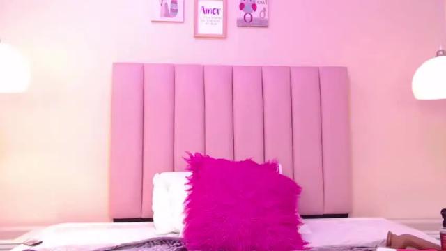 Image 2 of celestee_parkeer Stream on Chaturbate on 14 months ago