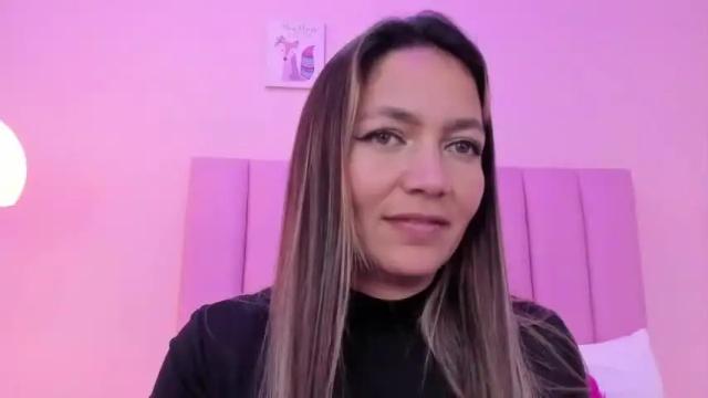 Image 4 of celestee_parkeer Stream on Chaturbate on 14 months ago