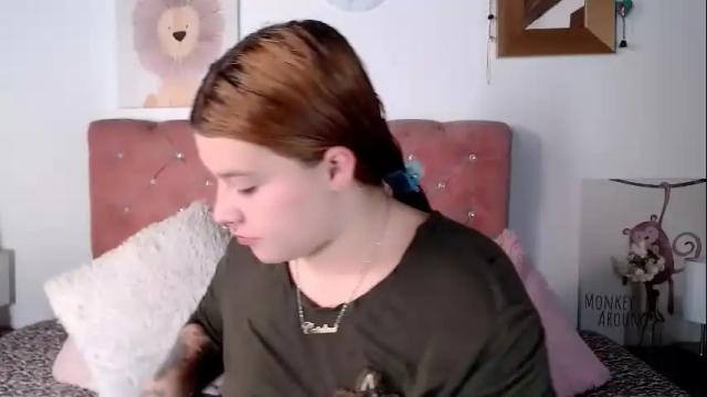 Image 4 of celesteredds Stream on Chaturbate on 1 month ago