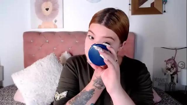 Image 6 of celesteredds Stream on Chaturbate on 1 month ago