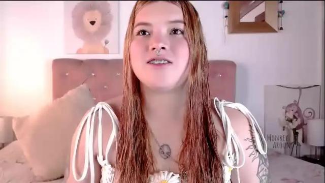 Image 2 of celesteredds Stream on Chaturbate on 1 month ago