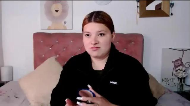 Image 2 of celesteredds Stream on Chaturbate on 1 month ago