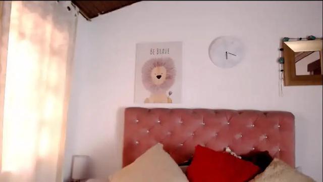 Image 6 of celesteredds Stream on Chaturbate on 1 month ago
