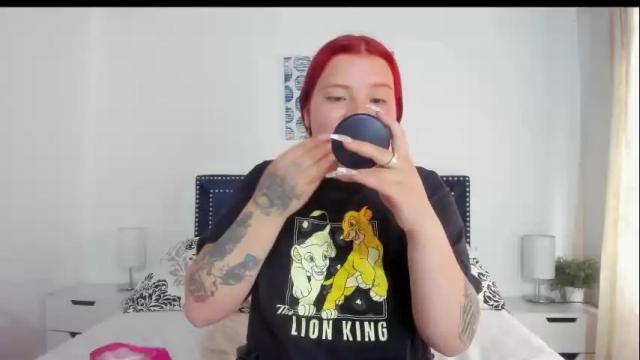 Image 4 of celesteredds Stream on Chaturbate on 1 month ago