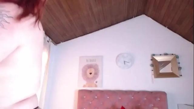 Image 3 of celesteredds Stream on Chaturbate on 25 days ago