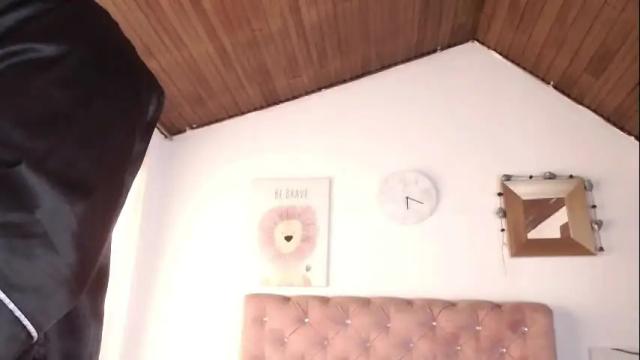 Image 2 of celesteredds Stream on Chaturbate on 23 days ago