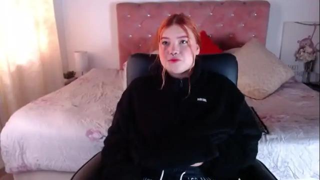 Image 6 of celesteredds Stream on Chaturbate on 19 days ago
