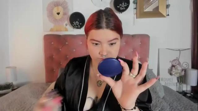 Image 8 of celesteredds Stream on Chaturbate on 1 month ago