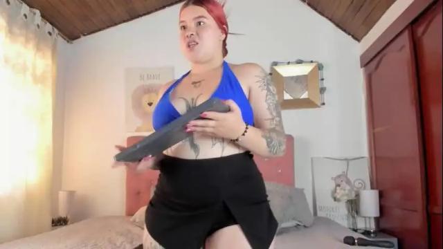 Image 4 of celesteredds Stream on Chaturbate on 1 month ago