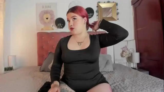 Image 8 of celesteredds Stream on Chaturbate on 1 month ago