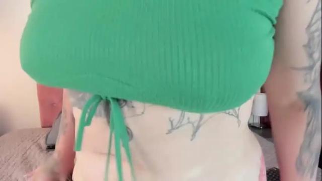 Image 2 of celesteredds Stream on Chaturbate on 1 month ago