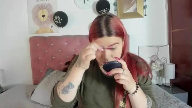 Image 6 of celesteredds Stream on Chaturbate on 1 month ago