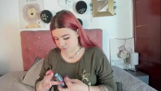 Image 8 of celesteredds Stream on Chaturbate on 1 month ago