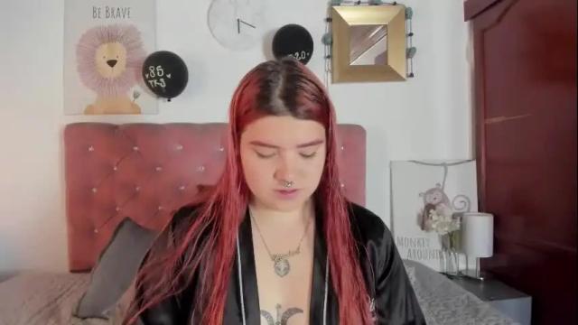 Image 3 of celesteredds Stream on Chaturbate on 1 month ago