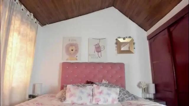 Image 11 of celesteredds Stream on Chaturbate on 1 month ago