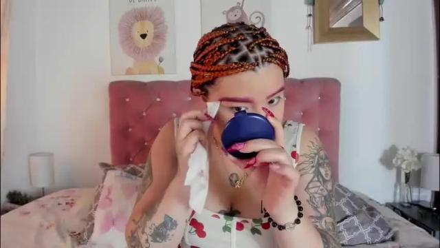 Image 7 of celesteredds Stream on Chaturbate on 1 month ago