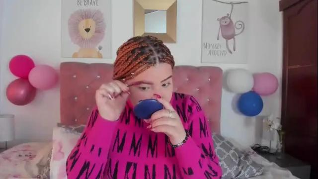 Image 3 of celesteredds Stream on Chaturbate on 1 month ago