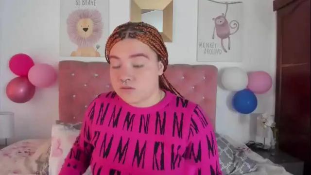 Image 4 of celesteredds Stream on Chaturbate on 1 month ago